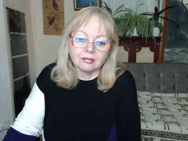 EvelynLoveShy webcam