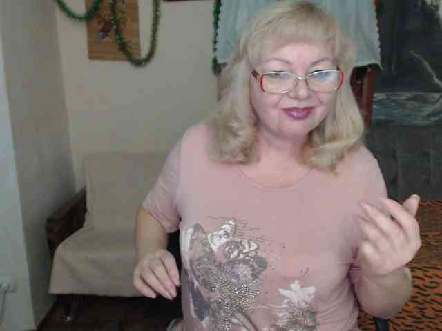 EvelynLoveShy webcam