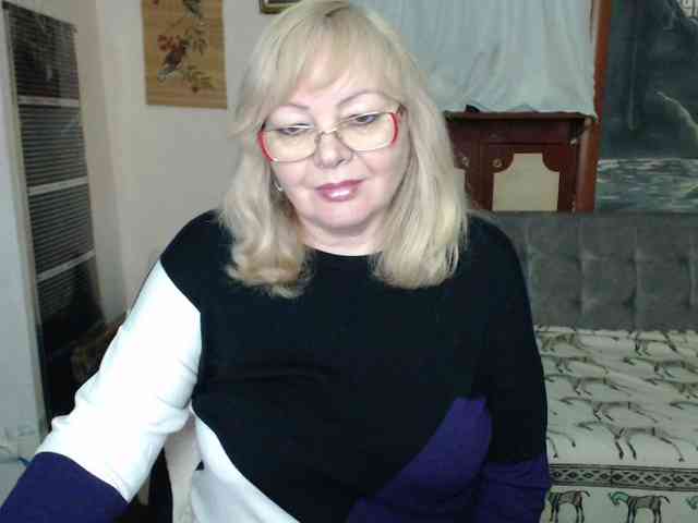 EvelynLoveShy webcam