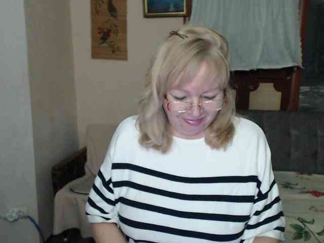 EvelynLoveShy webcam