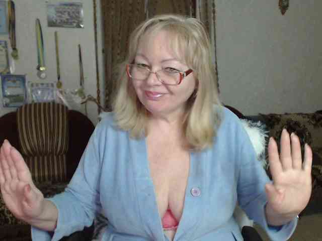 EvelynLoveShy webcam