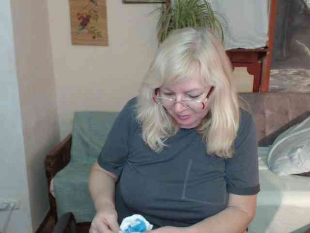 EvelynLoveShy webcam