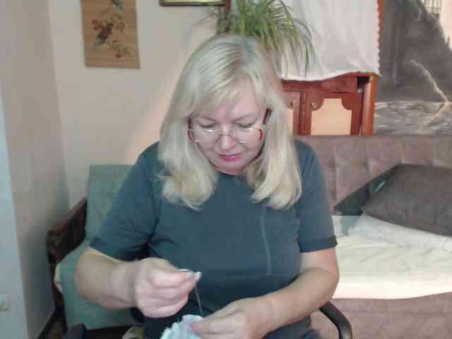 EvelynLoveShy webcam