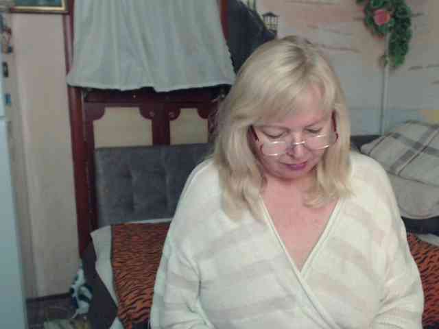 EvelynLoveShy webcam