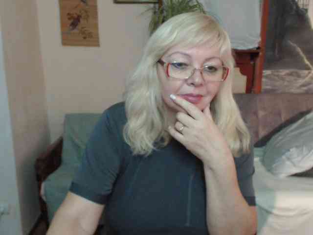 EvelynLoveShy webcam