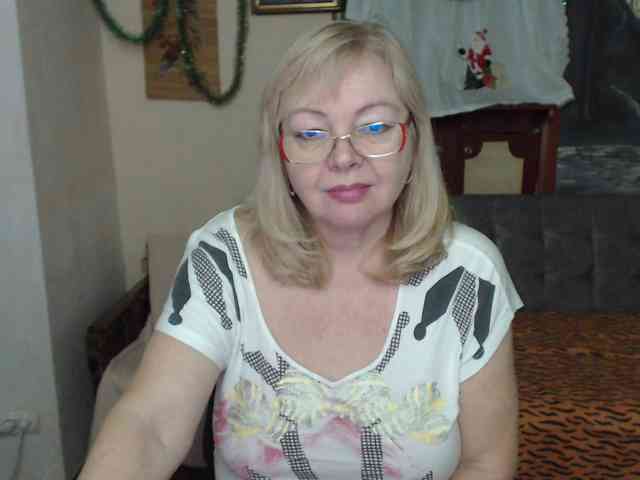 EvelynLoveShy webcam