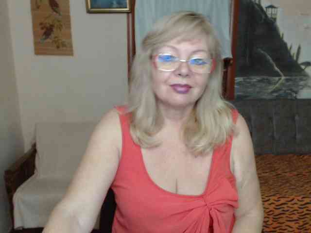 EvelynLoveShy webcam