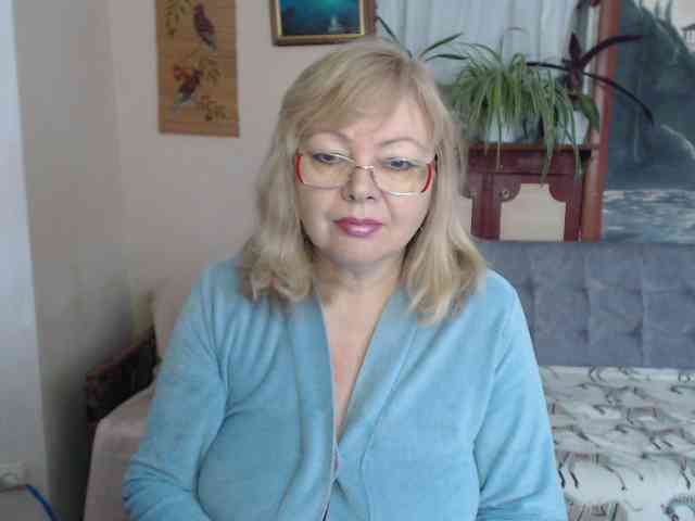 EvelynLoveShy webcam