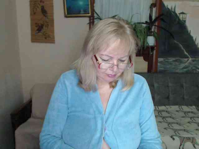 EvelynLoveShy webcam