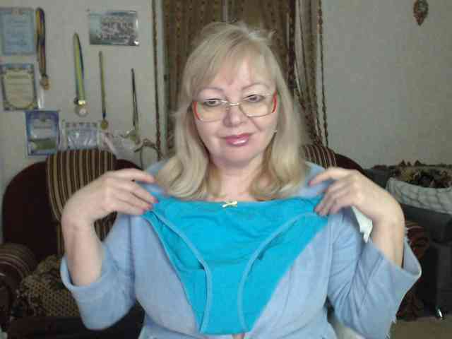 EvelynLoveShy webcam