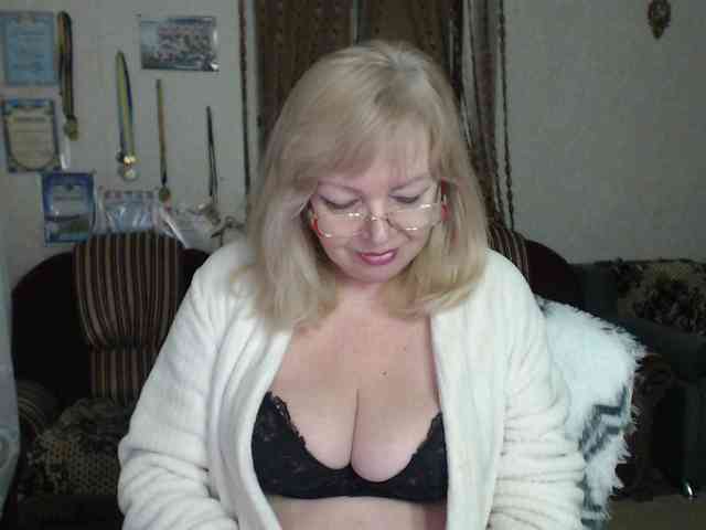 EvelynLoveShy webcam