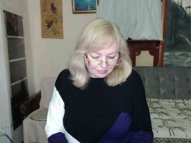 EvelynLoveShy webcam