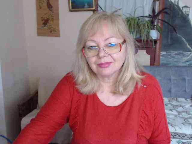 EvelynLoveShy webcam