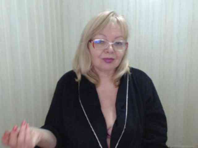 EvelynLoveShy webcam