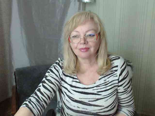 EvelynLoveShy webcam