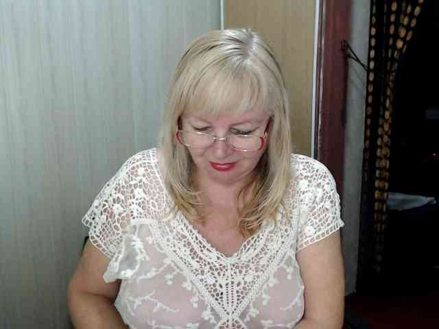 EvelynLoveShy webcam