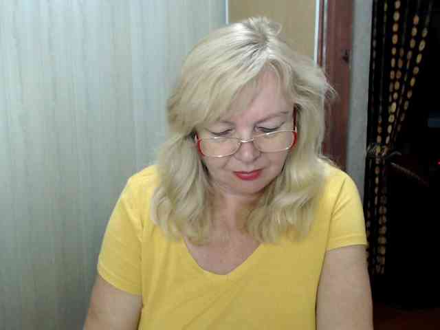 EvelynLoveShy webcam