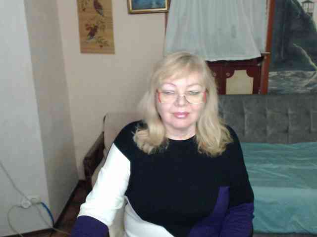 EvelynLoveShy webcam