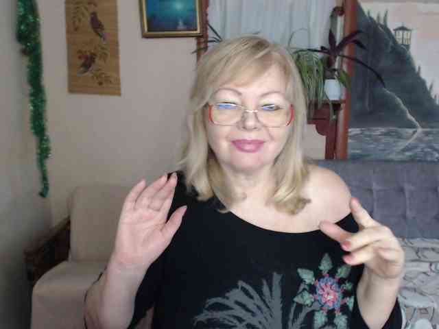 EvelynLoveShy webcam