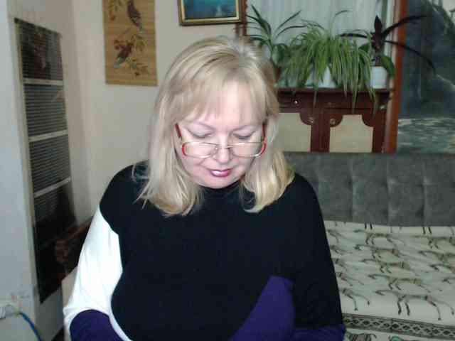 EvelynLoveShy webcam