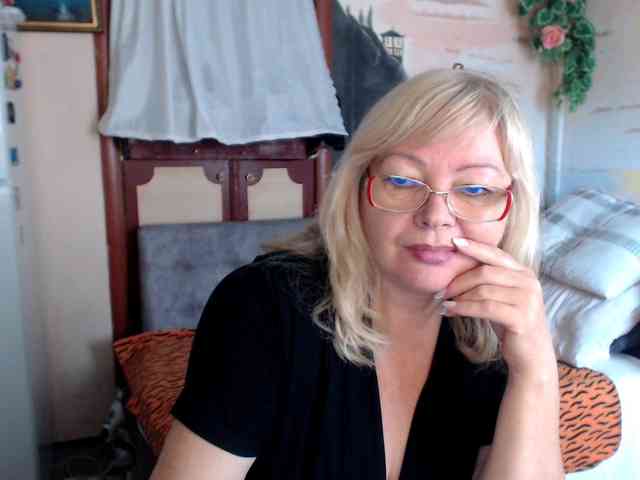 EvelynLoveShy webcam