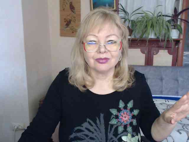 EvelynLoveShy webcam