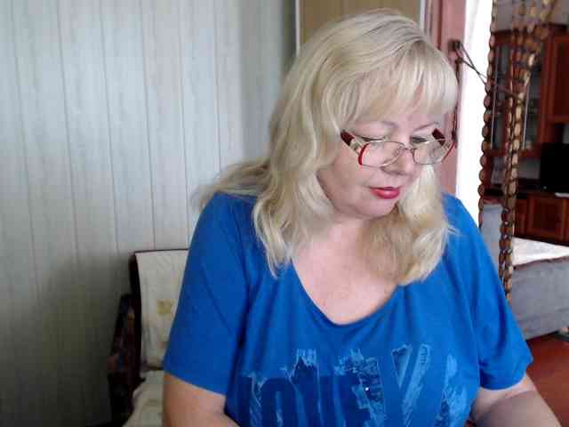 EvelynLoveShy webcam