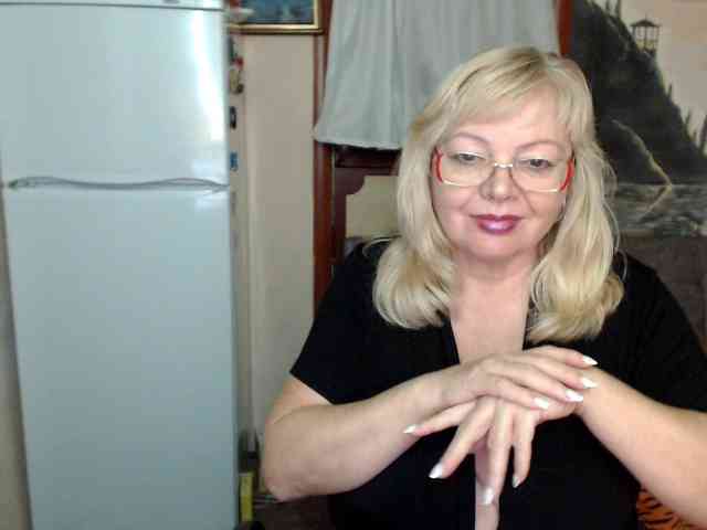 EvelynLoveShy webcam