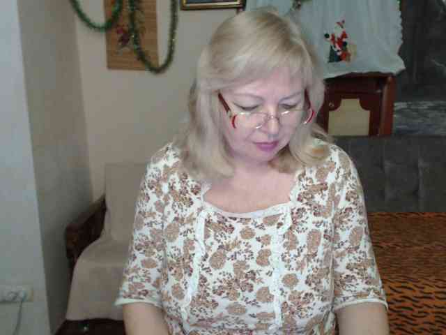 EvelynLoveShy webcam