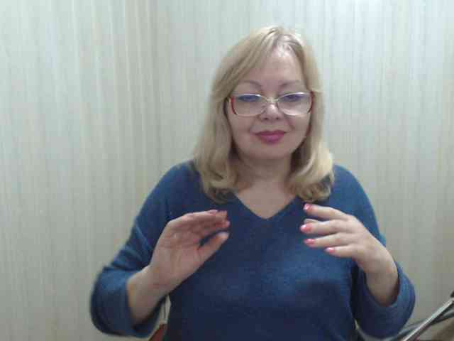 EvelynLoveShy webcam