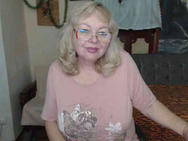 EvelynLoveShy webcam