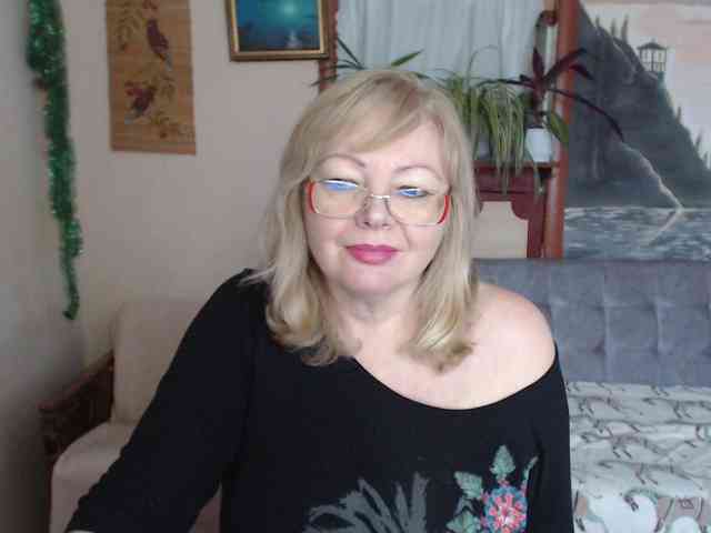 EvelynLoveShy webcam