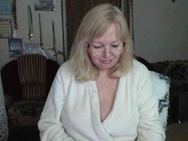 EvelynLoveShy webcam