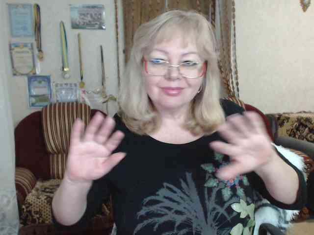 EvelynLoveShy webcam