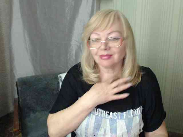 EvelynLoveShy webcam