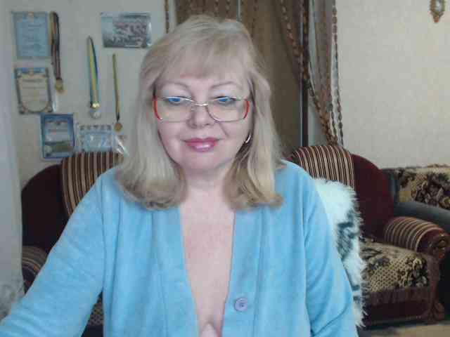 EvelynLoveShy webcam