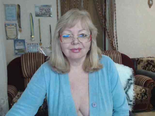 EvelynLoveShy webcam