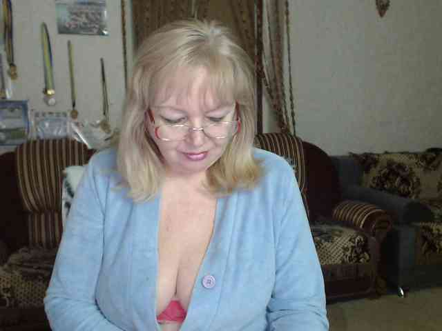 EvelynLoveShy webcam