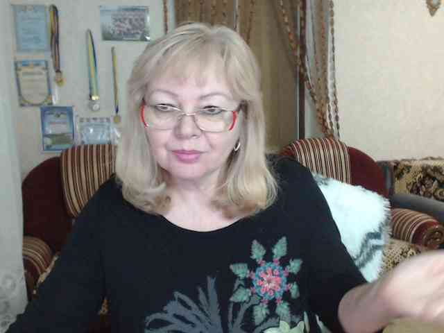 EvelynLoveShy webcam