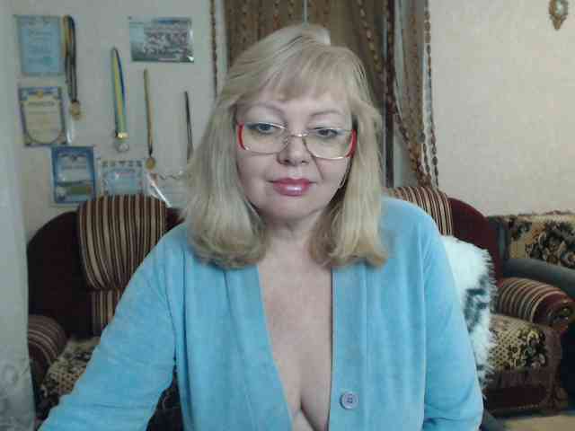 EvelynLoveShy webcam