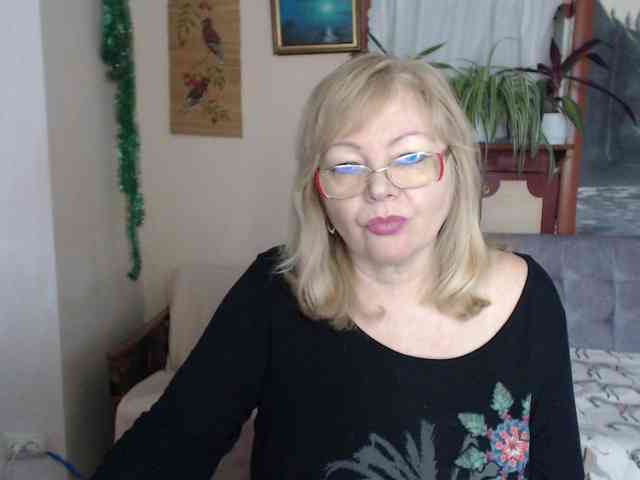 EvelynLoveShy webcam