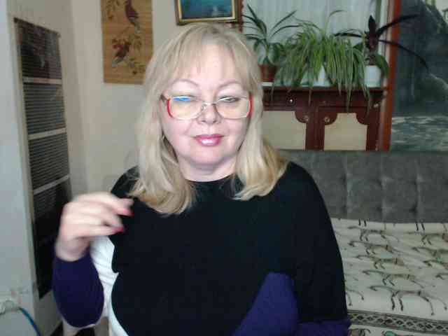 EvelynLoveShy webcam