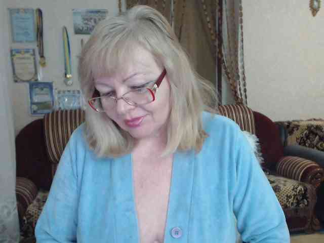 EvelynLoveShy webcam