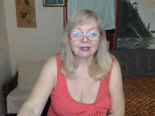 EvelynLoveShy webcam