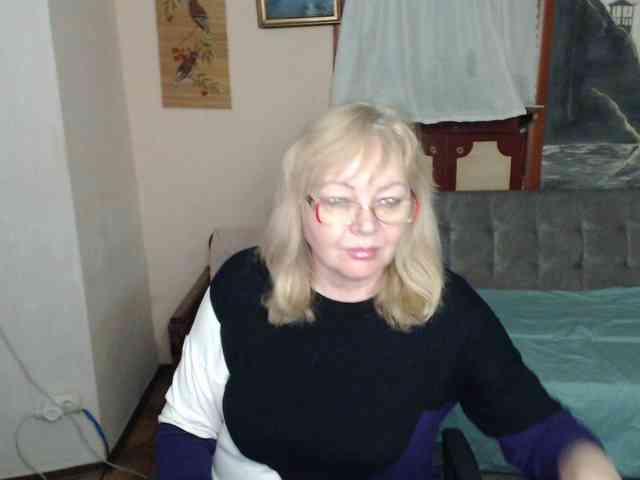 EvelynLoveShy webcam