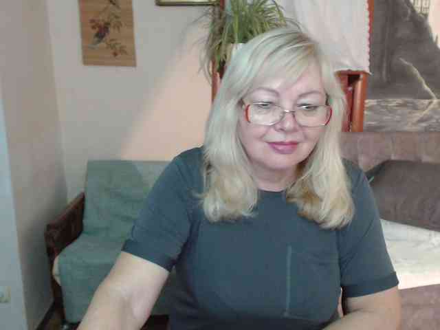 EvelynLoveShy webcam