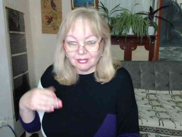 EvelynLoveShy webcam