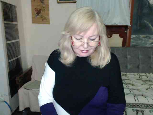 EvelynLoveShy webcam