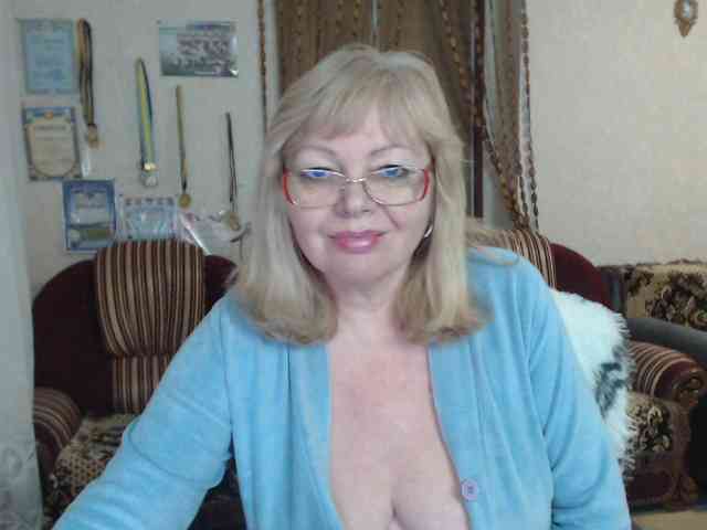 EvelynLoveShy webcam