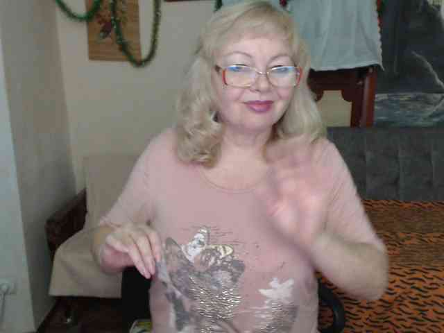 EvelynLoveShy webcam